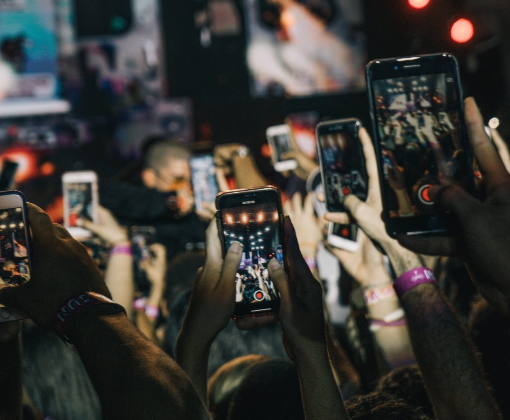 Crecimiento digital a través de los smartphones: una tarea de las autoridades